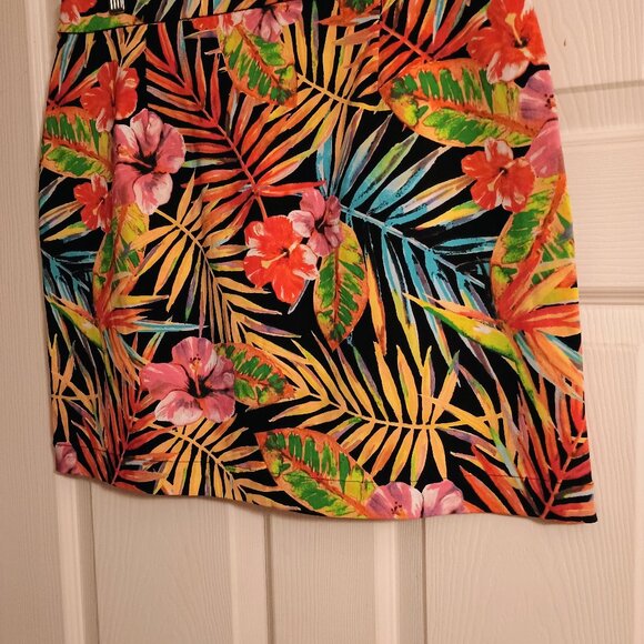 St Johns Bay Skort, Multi-Color Floral, Sz 10 Stretch, Hi Rise, New - Picture 8 of 8